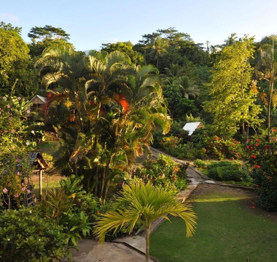 Huahine Manta Lodge Avec 4X4 Optionnel Haapu Exterior foto